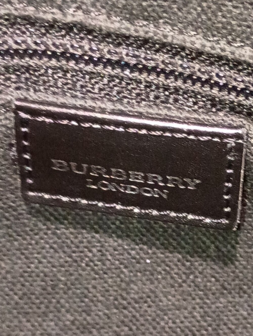 Burberry Nova Check Barrel Bag with Black Straps - Picture 2 of 15